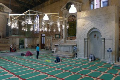 Muslims praying in Misericordia (art installation 56th Biennale) - photo C. Büchel