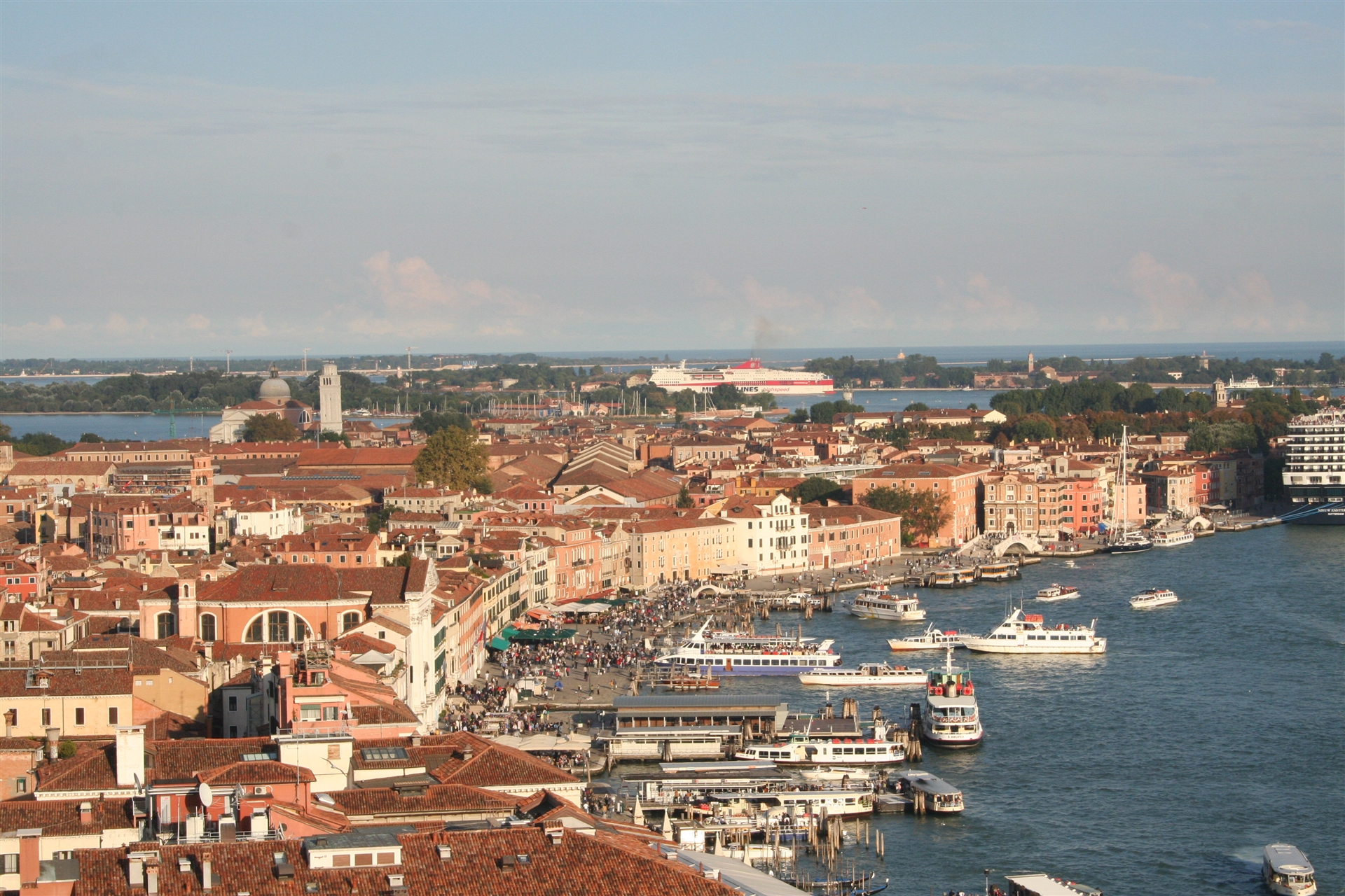 blik op Riva Schiavoni vanaf Campanile