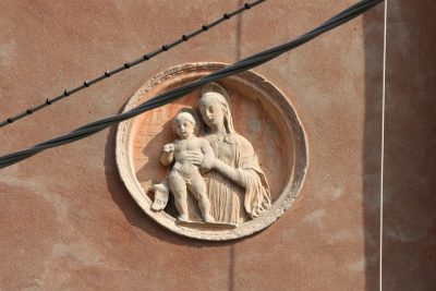 Calle del Perdon Madonna with child, Venice